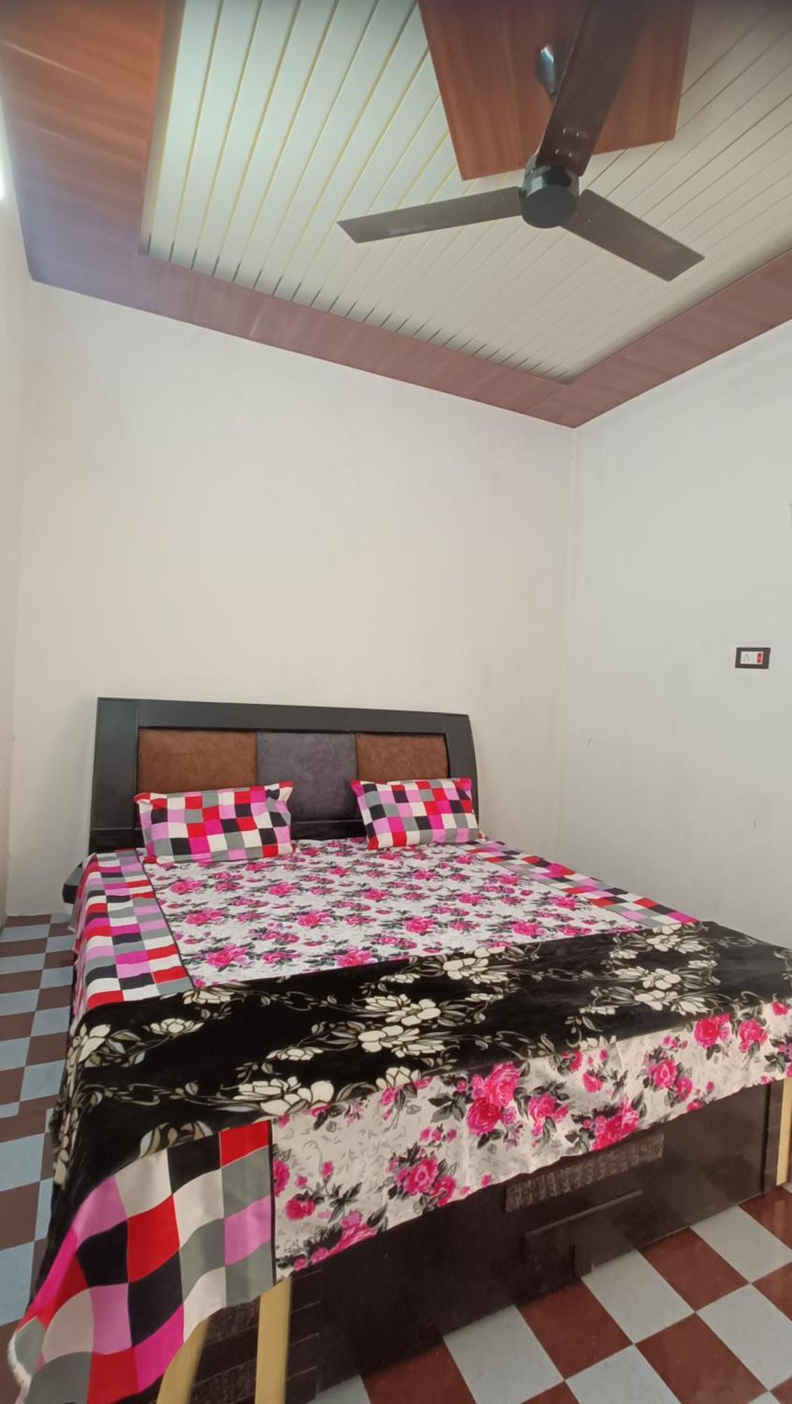 Keshav Narayan Home Stay Mathura Eksteriør bilde