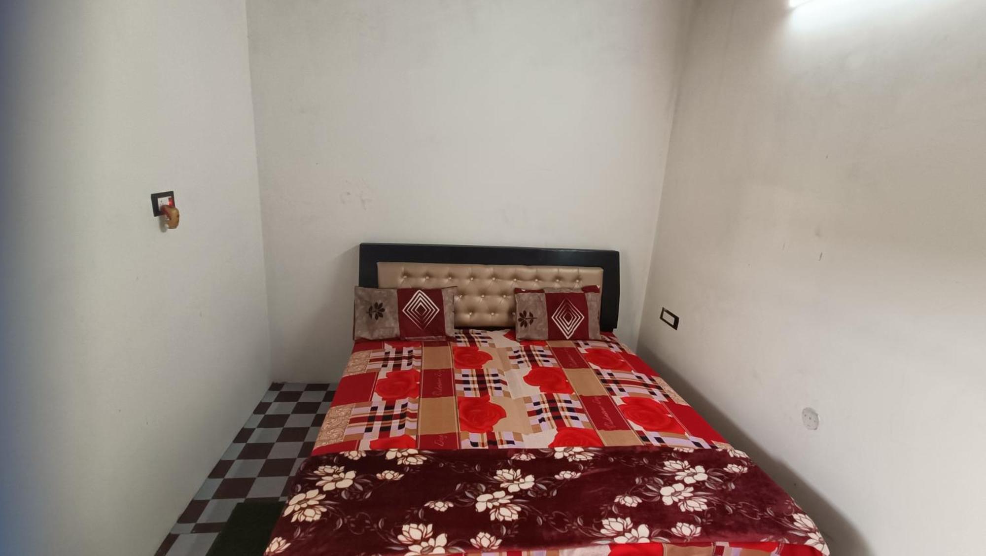 Keshav Narayan Home Stay Mathura Eksteriør bilde