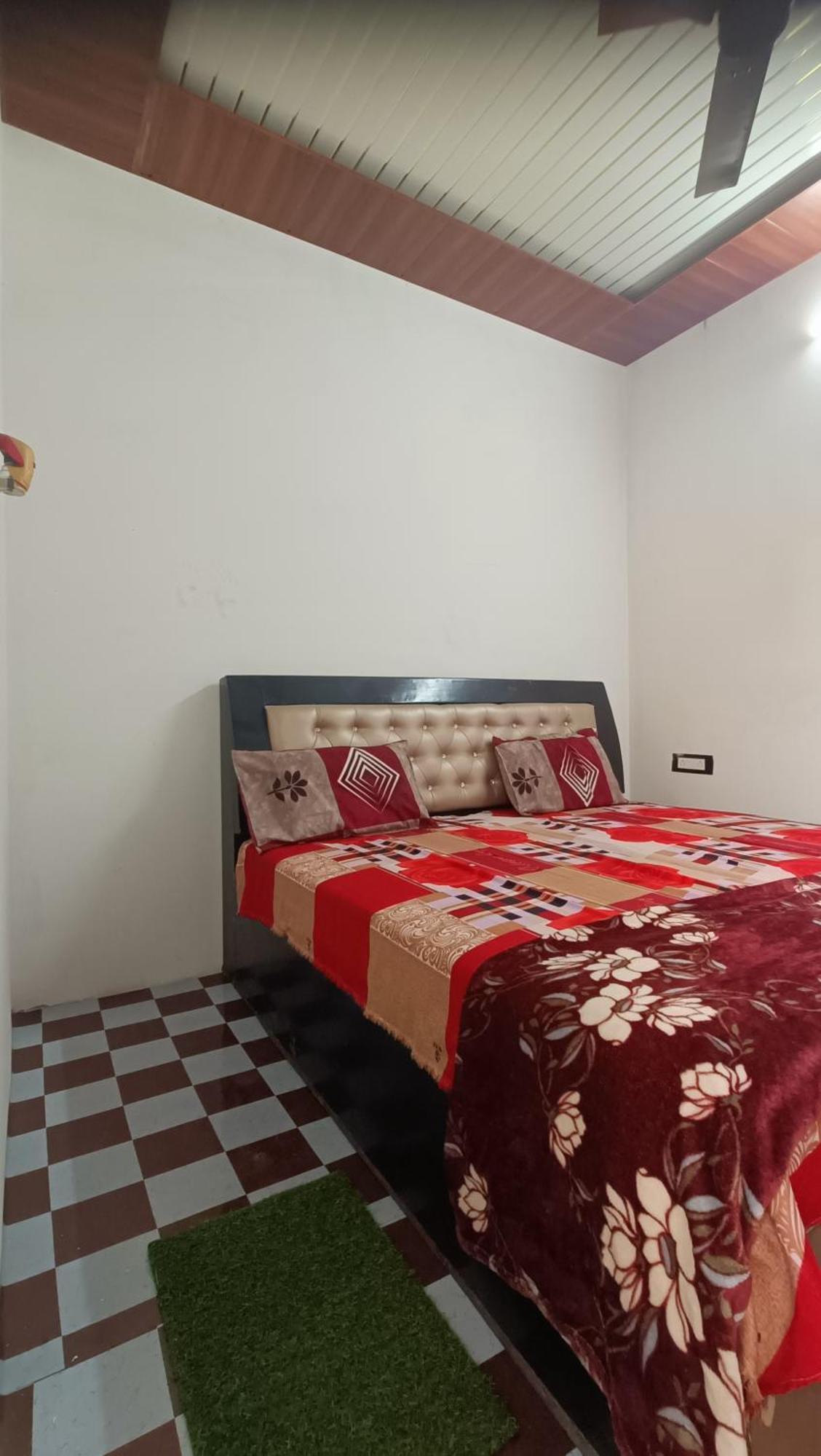Keshav Narayan Home Stay Mathura Eksteriør bilde